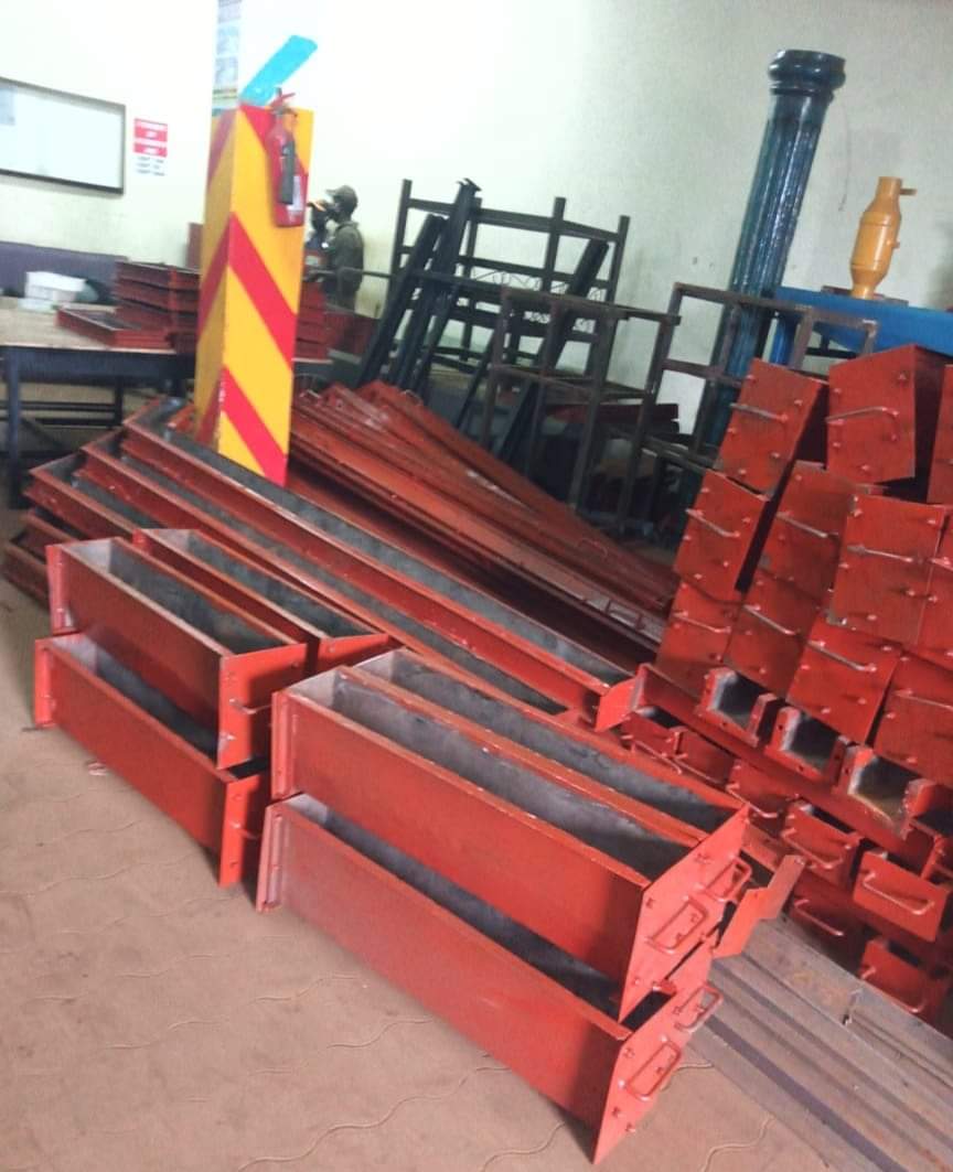 Road Kerb mould